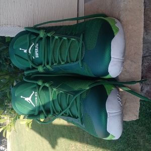 Air Jordan Shoes worn only once Green size 11
